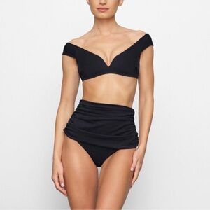 skims sculpting off the shoulder swim top-onyx